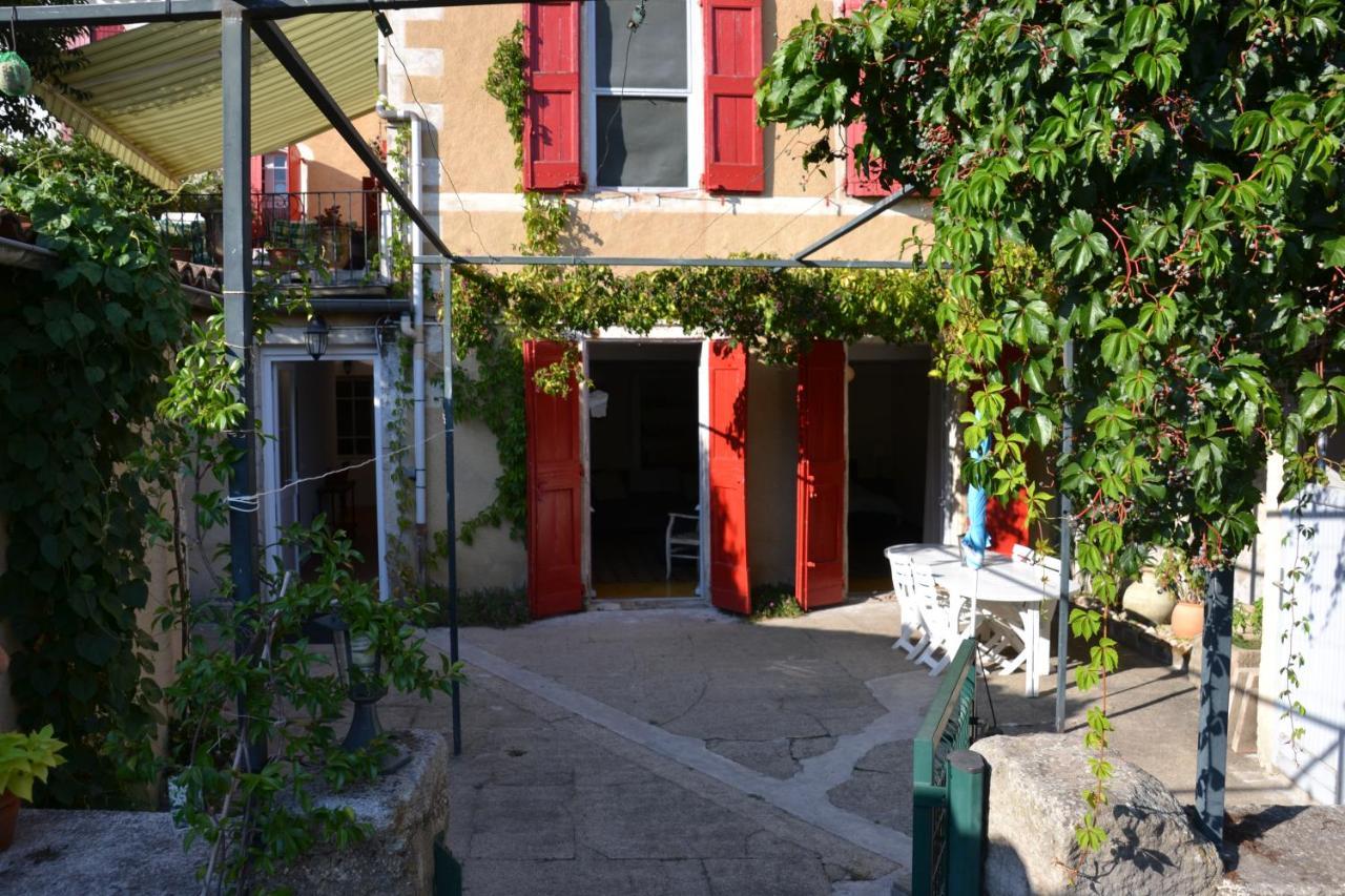 St Jean Du Gard : Spacious Apartment With Use Of Pool 圣让杜加尔 外观 照片