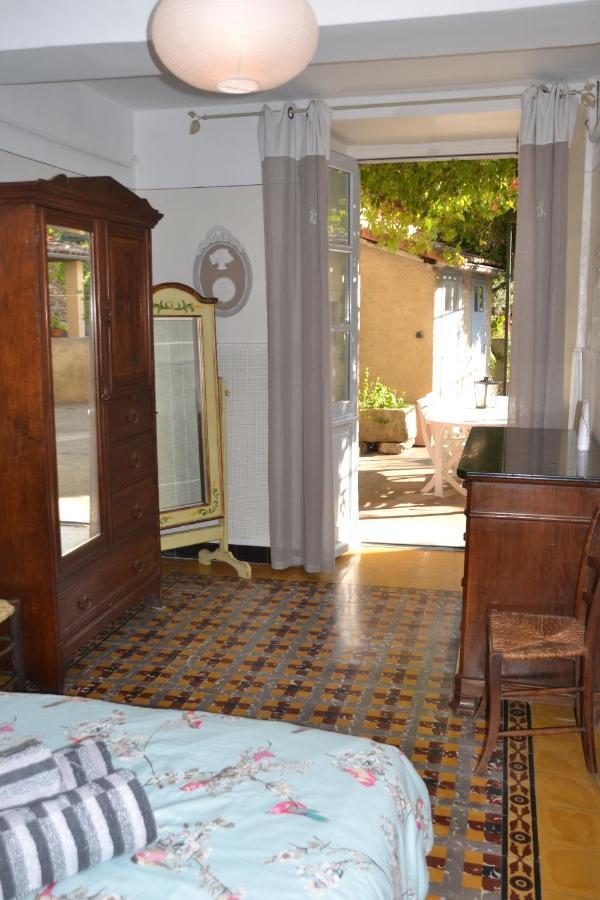 St Jean Du Gard : Spacious Apartment With Use Of Pool 圣让杜加尔 外观 照片