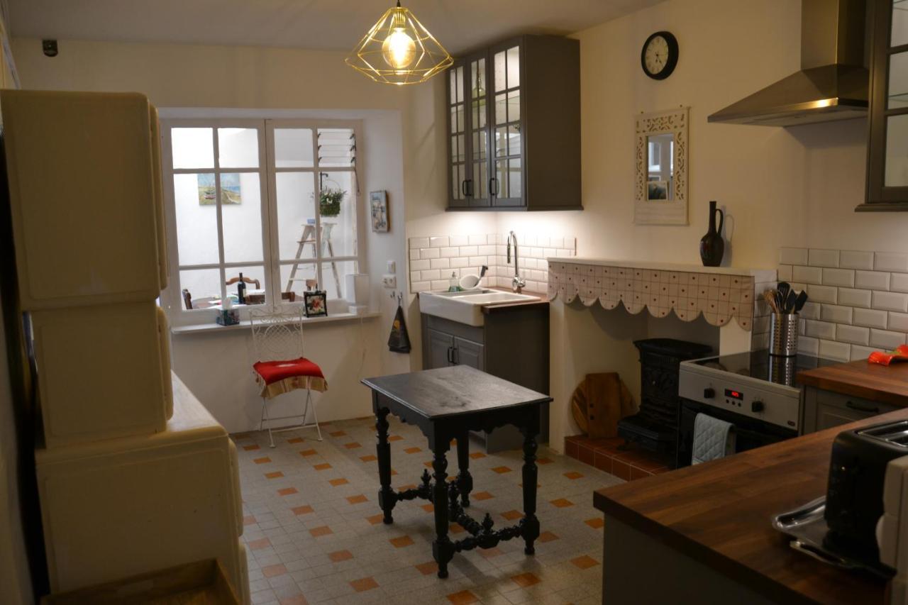 St Jean Du Gard : Spacious Apartment With Use Of Pool 圣让杜加尔 外观 照片